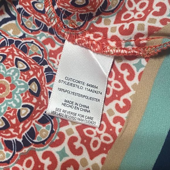 Beautiful Size S Handkerchief Style V-Neck Heartsoul Top - Picture 4 of 5